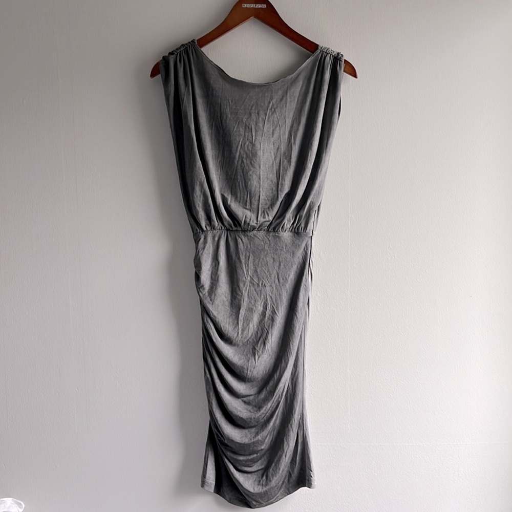 Alice & Olivia gray draped back ruched skirt mini dress